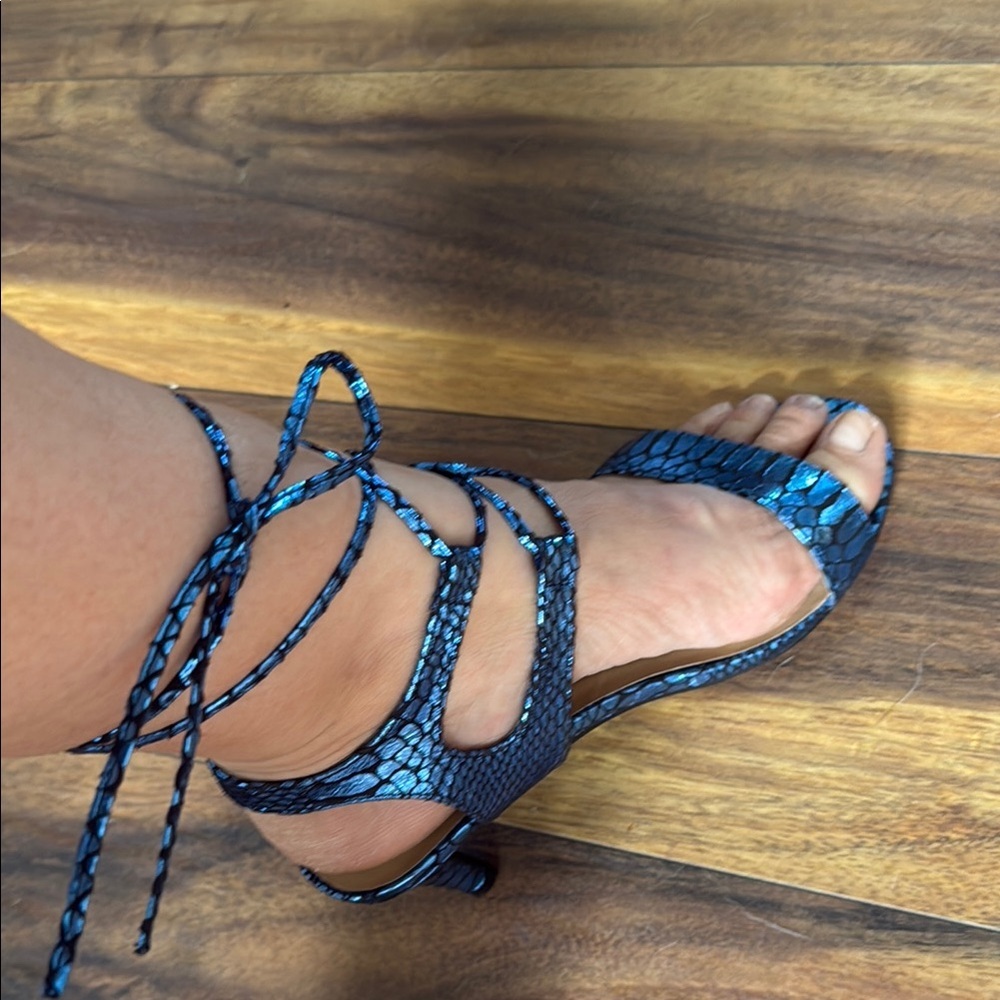 Ashley Stewart Blue Metallic Snake Print Lace up Strappy 3” Heels Size 8 Wide